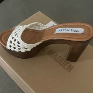 Steve Madden white sandals size 9